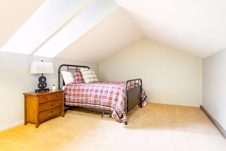 Elegant Ski-In/Ski-Out Townhome with Lake Access - McHenry, Maryland
