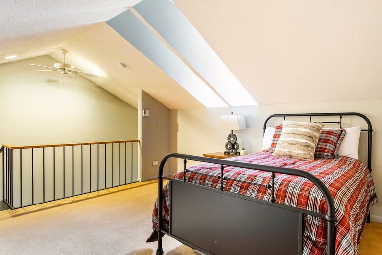 Elegant Ski-In/Ski-Out Townhome with Lake Access - McHenry, Maryland