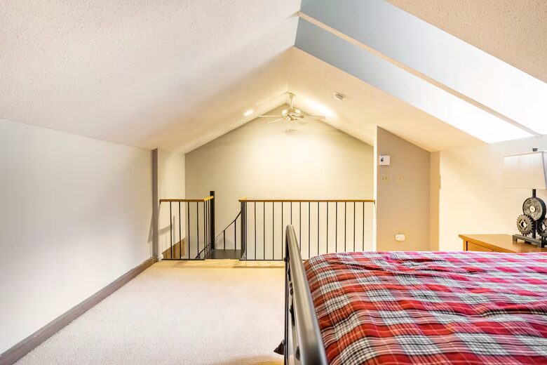 Elegant Ski-In/Ski-Out Townhome with Lake Access - McHenry, Maryland