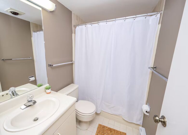 Elegant Ski-In/Ski-Out Townhome with Lake Access - McHenry, Maryland