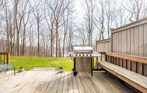 Elegant Ski-In/Ski-Out Townhome with Lake Access - McHenry, Maryland
