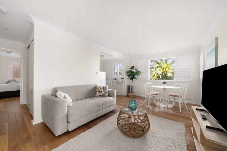 Charming Little Manly Retreat with Leafy Harbour Glimpses - Sydney, Australia