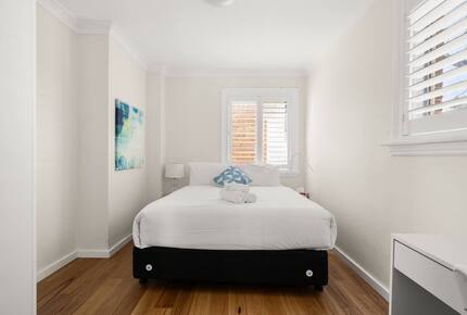 Charming Little Manly Retreat with Leafy Harbour Glimpses - Sydney, Australia