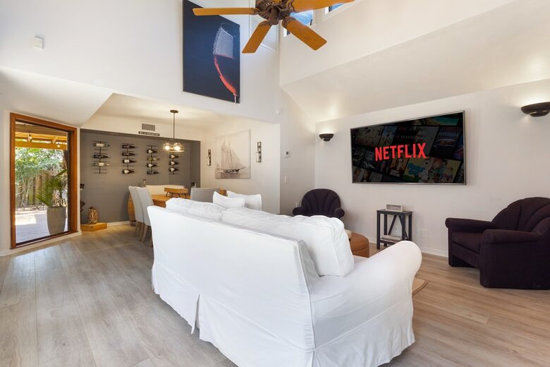 West Palm Beach Courtyard Retreat Near the Intracoastal - West Palm Beach, Florida
