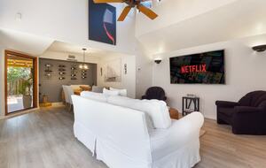 West Palm Beach Courtyard Retreat Near the Intracoastal - West Palm Beach, Florida