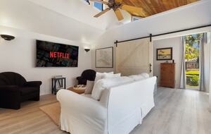 West Palm Beach Courtyard Retreat Near the Intracoastal - West Palm Beach, Florida