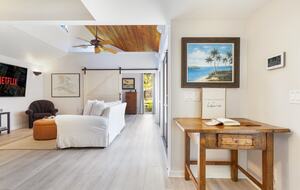 West Palm Beach Courtyard Retreat Near the Intracoastal - West Palm Beach, Florida