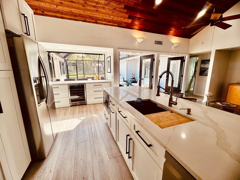 West Palm Beach Courtyard Retreat Near the Intracoastal - West Palm Beach, Florida