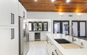 West Palm Beach Courtyard Retreat Near the Intracoastal - West Palm Beach, Florida