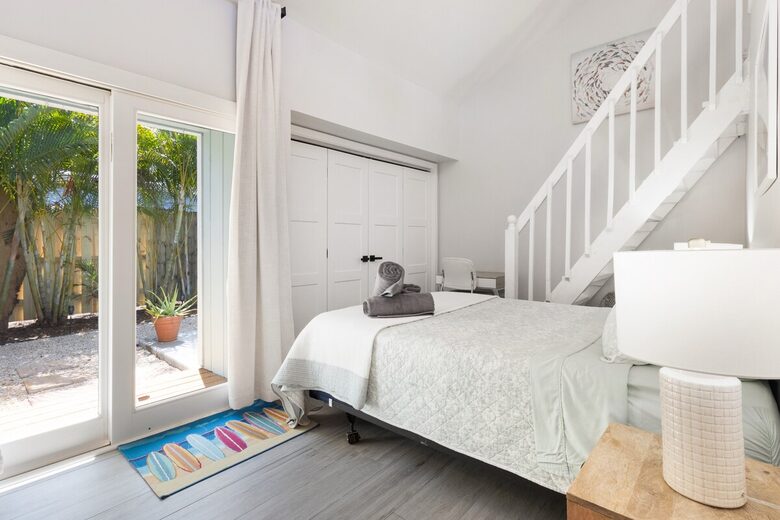 West Palm Beach Courtyard Retreat Near the Intracoastal - West Palm Beach, Florida