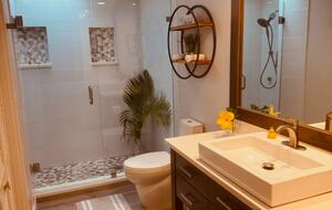 West Palm Beach Courtyard Retreat Near the Intracoastal - West Palm Beach, Florida