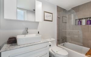 West Palm Beach Courtyard Retreat Near the Intracoastal - West Palm Beach, Florida