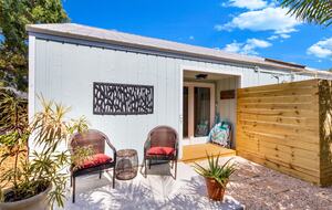 West Palm Beach Courtyard Retreat Near the Intracoastal - West Palm Beach, Florida
