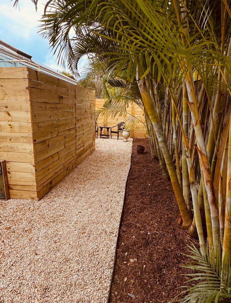 West Palm Beach Courtyard Retreat Near the Intracoastal - West Palm Beach, Florida