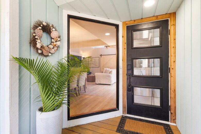 West Palm Beach Courtyard Retreat Near the Intracoastal - West Palm Beach, Florida