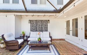 West Palm Beach Courtyard Retreat Near the Intracoastal - West Palm Beach, Florida