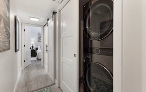 West Palm Beach Courtyard Retreat Near the Intracoastal - West Palm Beach, Florida