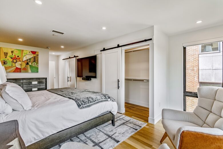 2nd Master bedroom