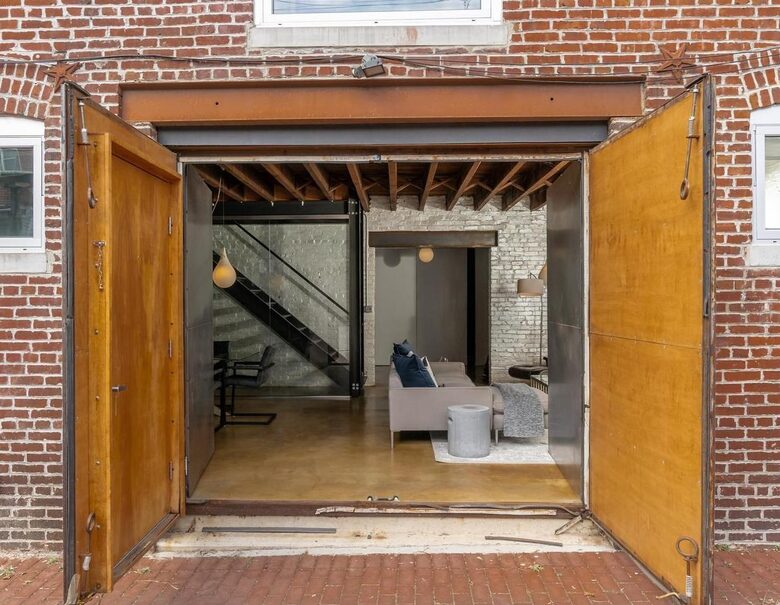 Steel, Brick, and Light | An Inspired Urban Sanctuary - Washington, Washington DC