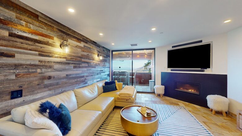 Elegant Ski-in/Ski-out Condo with Panoramic Views - Mammoth Lakes, California