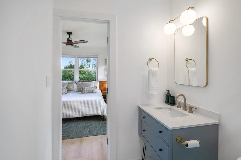 Charming and Modern Family Retreat in Arlington - Arlington, Virginia
