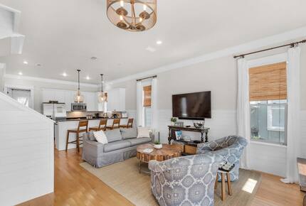 Coastal Charmer with Timeless Design in Seacrest Beach - Seacrest Beach, Florida