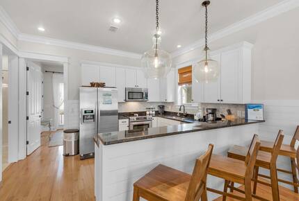 Coastal Charmer with Timeless Design in Seacrest Beach - Seacrest Beach, Florida