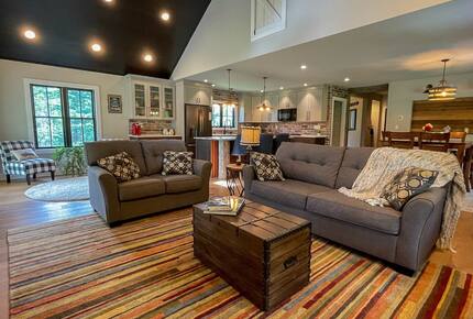 Charming Mount Holly Retreat on Six Private Acres - Mount Holly, Vermont