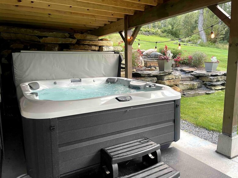 Charming Mount Holly Retreat on Six Private Acres - Mount Holly, Vermont