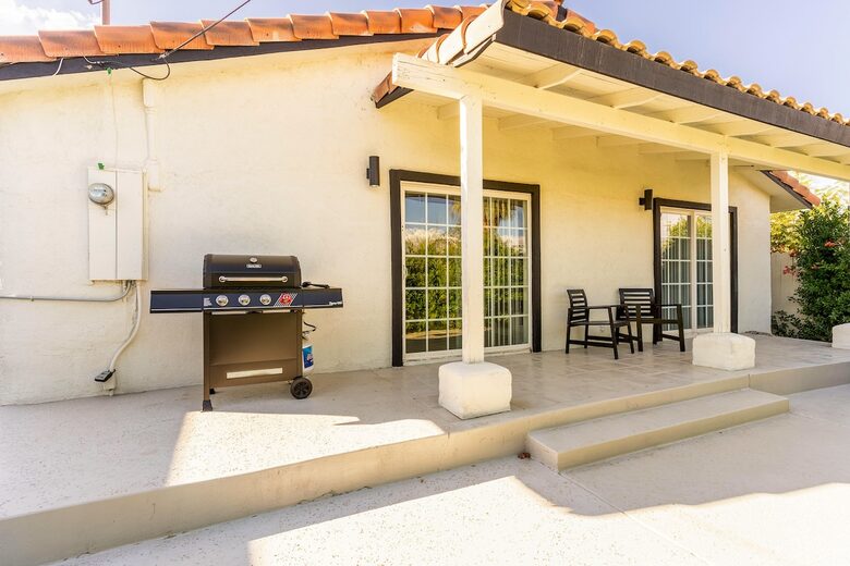 Desert Calm with Mountain Views - La Quinta, California