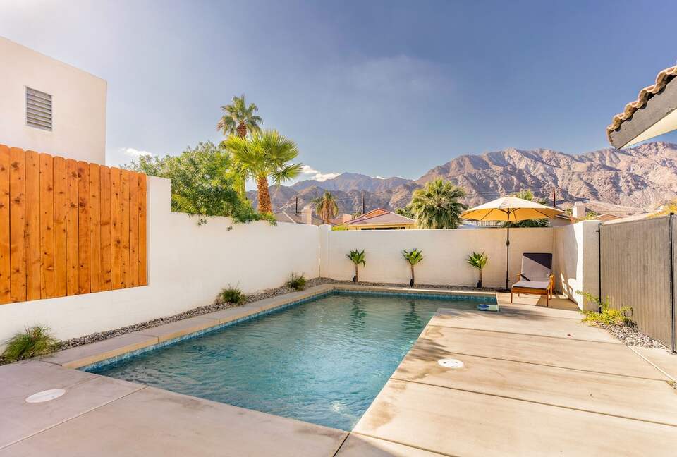 Desert Calm with Mountain Views - La Quinta, California