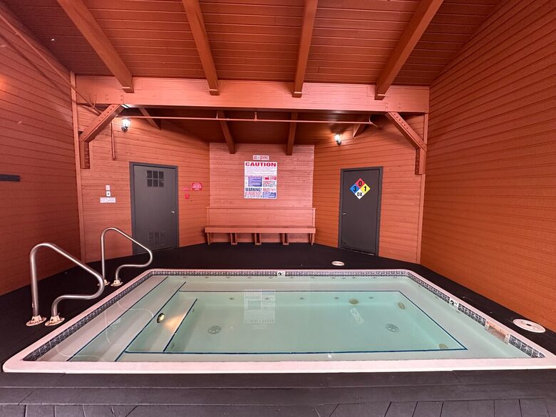 Elegant Ski-in/Ski-out Condo with Panoramic Views - Mammoth Lakes, California