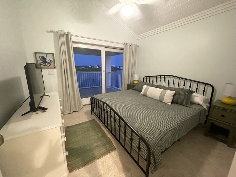 Waterfront Oasis with Private Boat Slip - Treasure Cay, Bahamas
