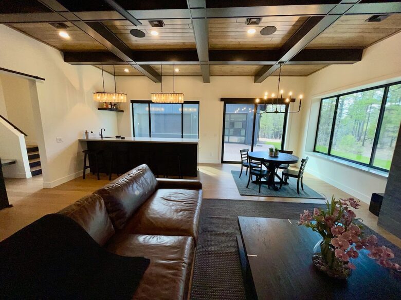 Serenity and Sophistication on Golf Course - Show Low, Arizona