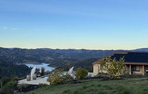 Elevated Living Overlooking Lake Sonoma - Geyserville, California