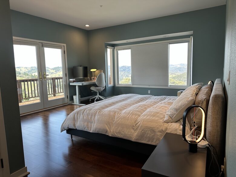 Elevated Living Overlooking Lake Sonoma - Geyserville, California