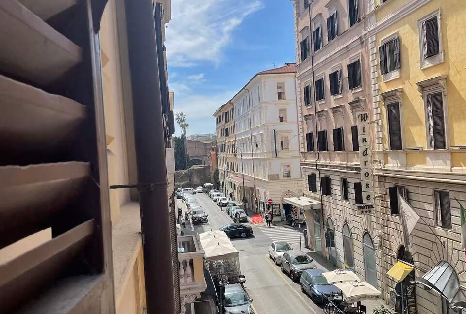 Spacious 19th-Century Apartment Overlooking Diocletian’s Baths - Rome, Italy