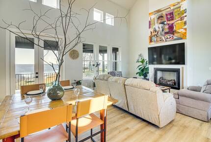 Tranquil Comfort with Forest & Lake Views - Hilham, Tennessee