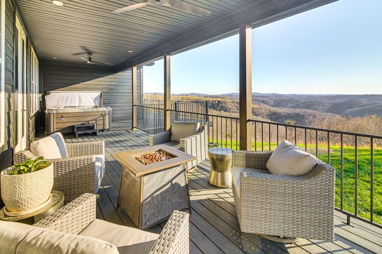 Tranquil Comfort with Forest & Lake Views - Hilham, Tennessee