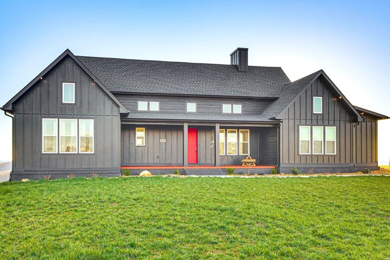 Tranquil Comfort with Forest & Lake Views - Hilham, Tennessee