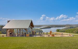 Tranquil Comfort with Forest & Lake Views - Hilham, Tennessee