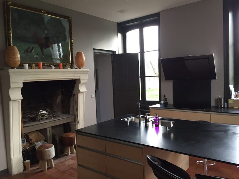 Historic Château with Riverside Views & Heated Pool - Daon, Mayenne, France