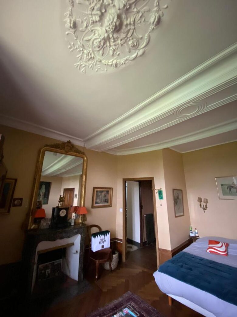 Historic Château with Riverside Views & Heated Pool - Daon, Mayenne, France