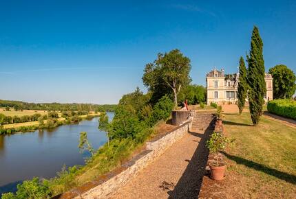 Historic Château with Riverside Views & Heated Pool - Daon, Mayenne, France