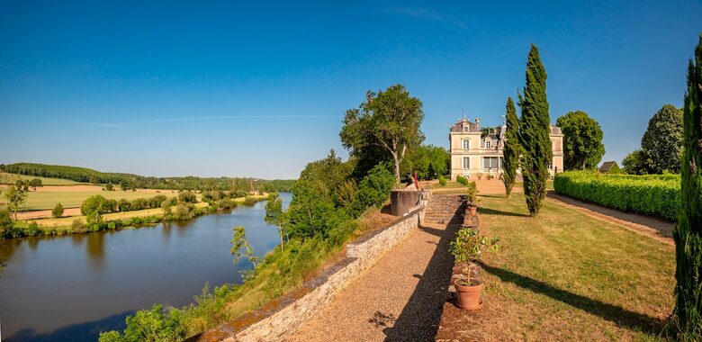 Historic Château with Riverside Views & Heated Pool - Daon, Mayenne, France