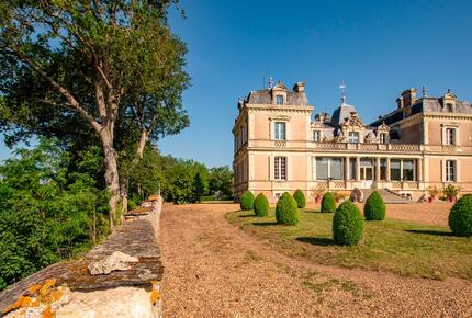 Historic Château with Riverside Views & Heated Pool - Daon, Mayenne, France