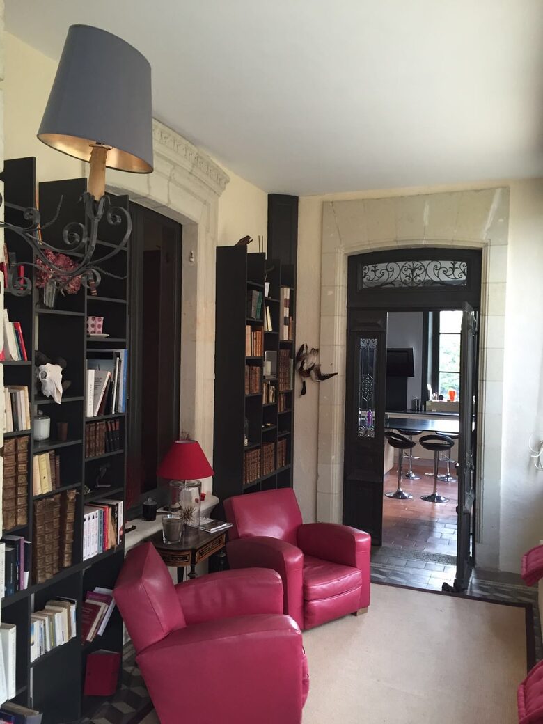 Historic Château with Riverside Views & Heated Pool - Daon, Mayenne, France