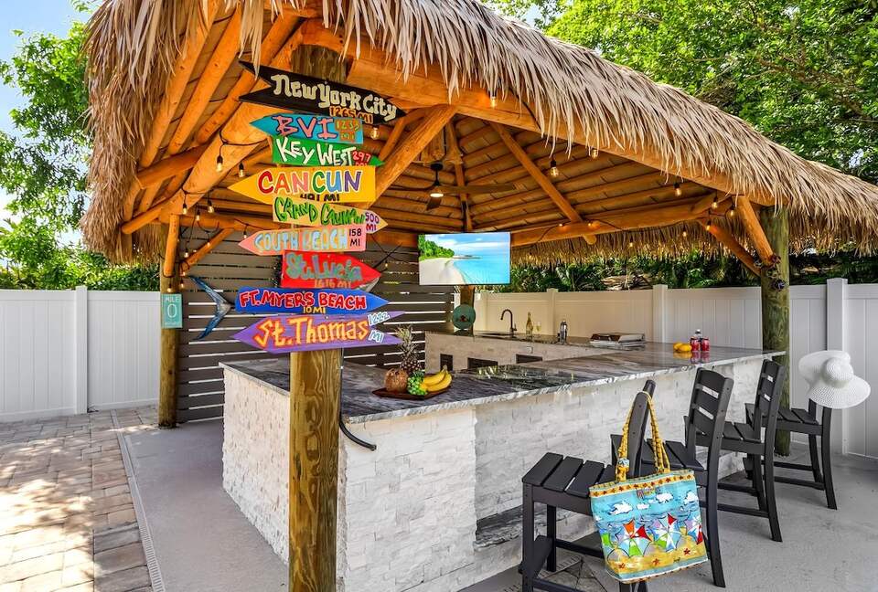 Elegant Fort Myers Retreat with Private Pool Near Beaches and Barrier Islands - Fort Myers, Florida
