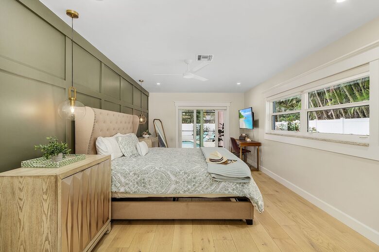 Elegant Fort Myers Retreat with Private Pool Near Beaches and Barrier Islands - Fort Myers, Florida