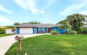 Elegant Fort Myers Retreat with Private Pool Near Beaches and Barrier Islands - Fort Myers, Florida